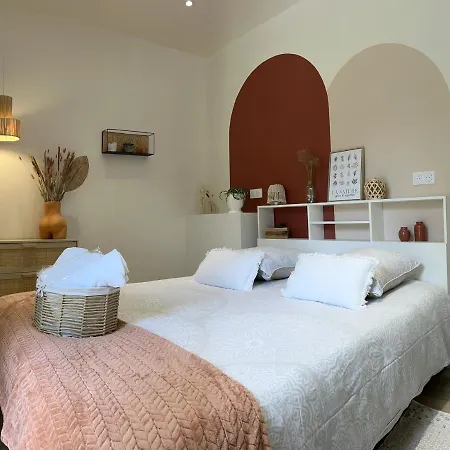 La Cour D'hortense Bed & Breakfast