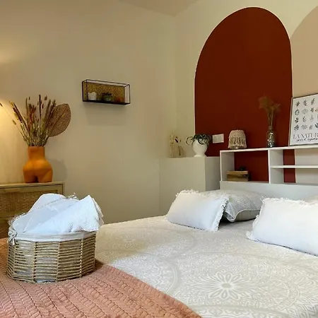 Bed & Breakfast La Cour D'hortense 4*