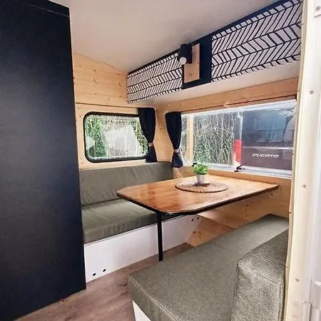 La Cour D'hortense 4*