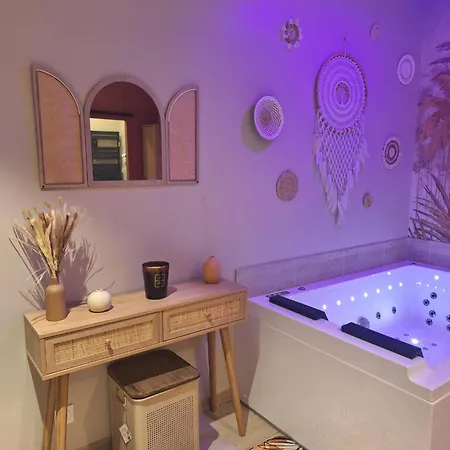 Bed & Breakfast La Cour D'hortense 4*