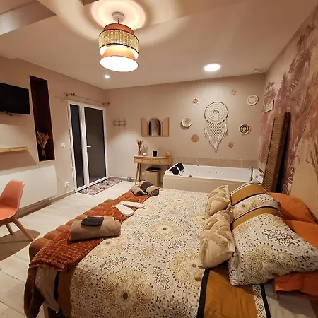 Bed and Breakfast La Cour D'hortense 4*