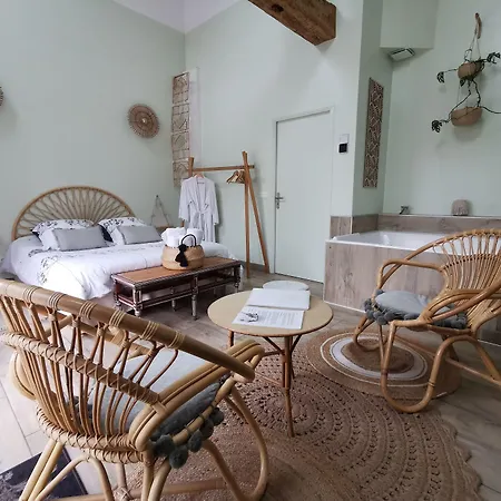 La Cour D'hortense Bed & Breakfast 4*