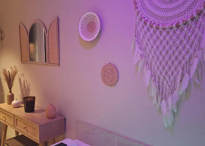 La Cour D'hortense 4*